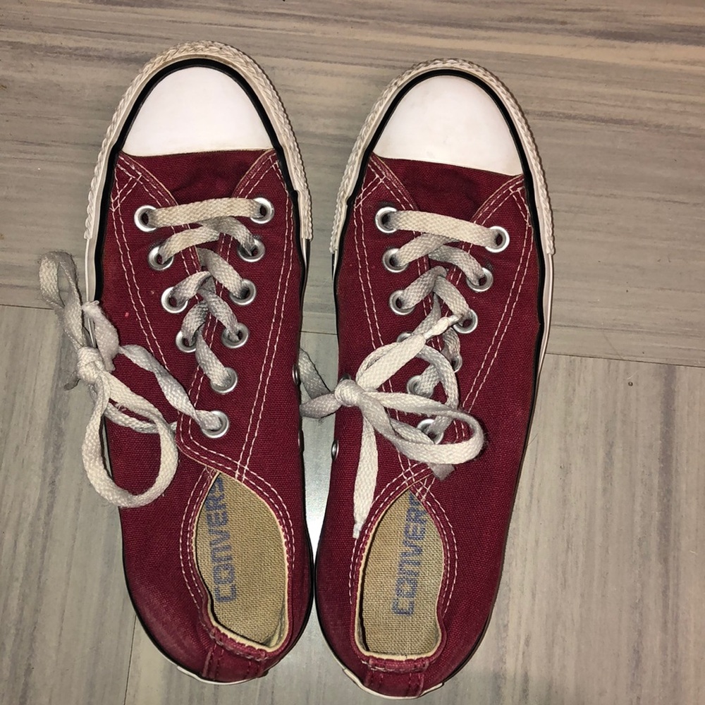 maroon converse